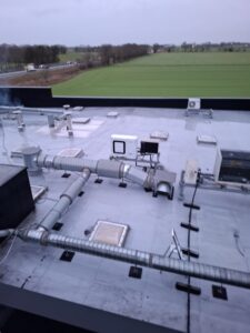 Après le nettoyage d'un toit plat Après le nettoyage d'un toit plat